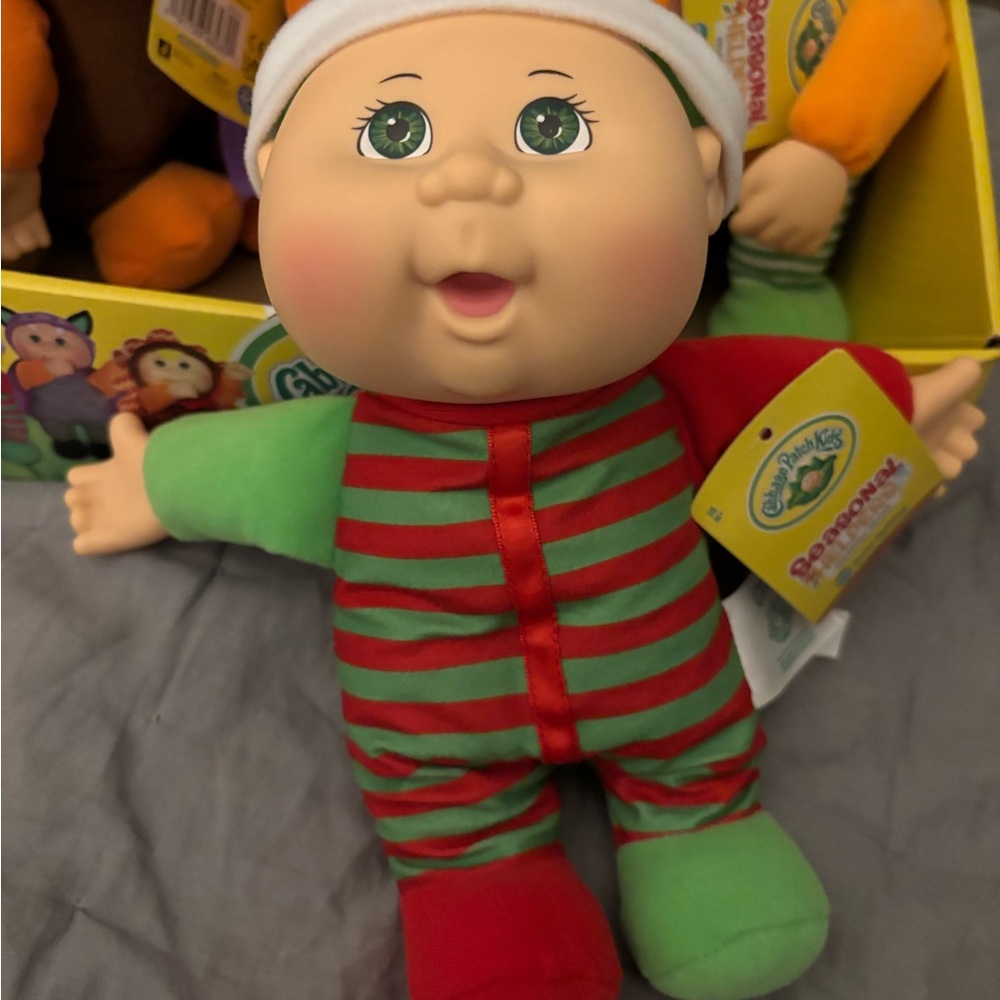 Cabbage Patch Kids Seasonal Friends Doll Set - Picture 8 of 8